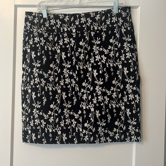 Margaret M Pencil Skirt - Picture 3 of 6